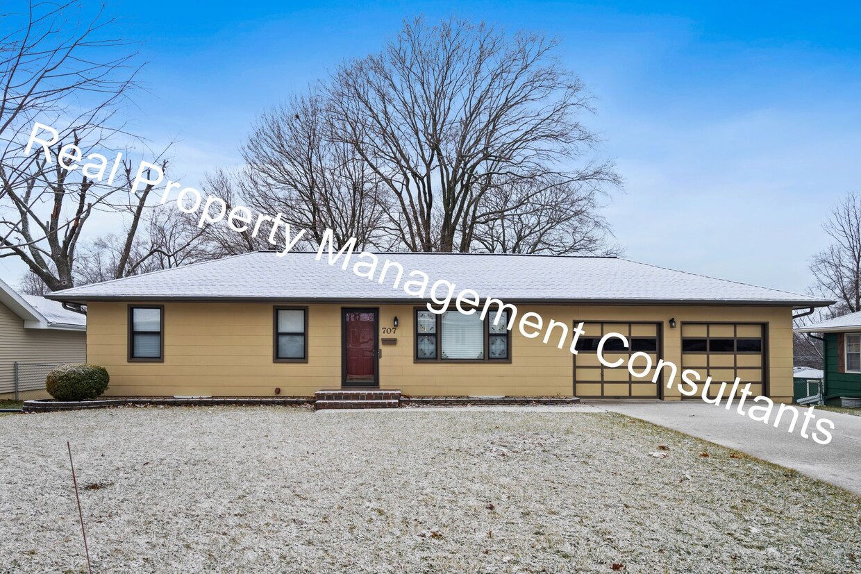 Primary Photo - 3 Bedroom Ranch Home in Blue Springs