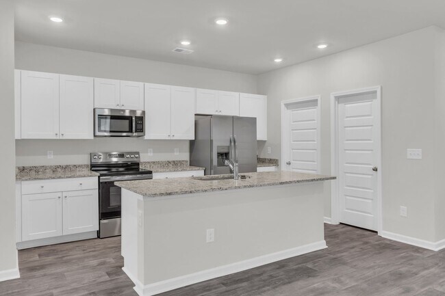 Foto del edificio - ***MOVE-IN SPECIAL*** $500 OFF OF YOUR FIR...