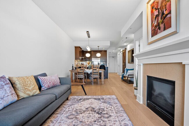 Photo du bâtiment - 5011 Springs Blvd