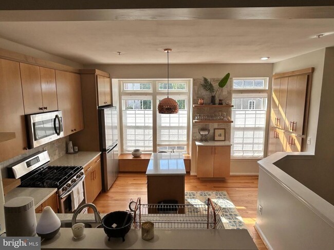 Building Photo - 4057 Cressida Pl