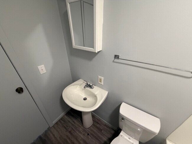 Foto del edificio - 1402 Main-E