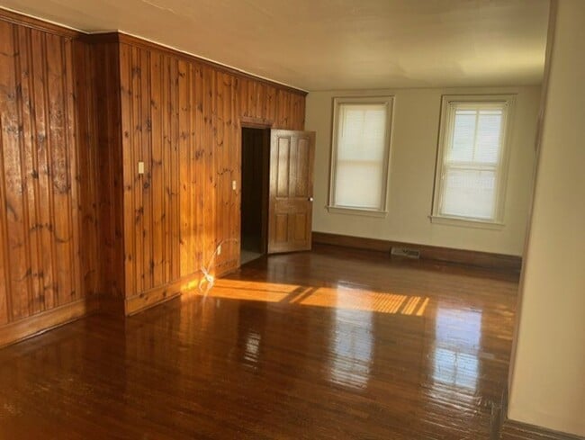 Foto del edificio - 127-129 N Catherine St