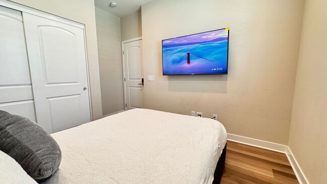 Building Photo - 1307 W Cara Dr