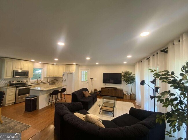 Foto del edificio - 1317 Dunwoody Ln NE
