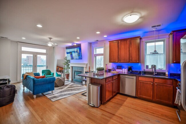 Foto del edificio - 2022 W Warren Blvd