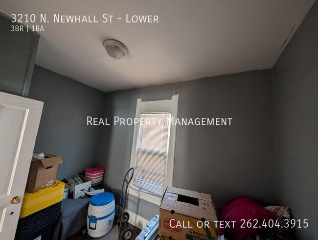 Building Photo - 3210 N Newhall St