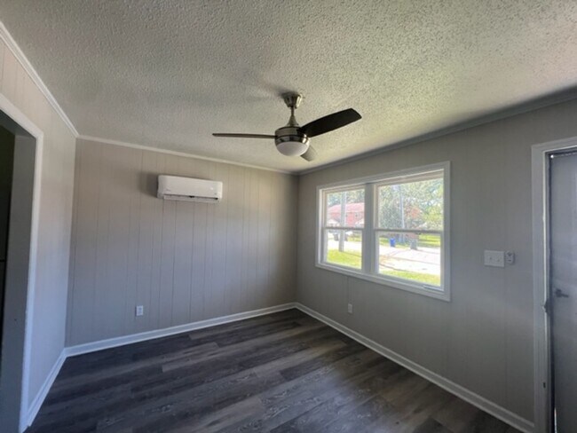 Building Photo - 4946 Galveston Dr