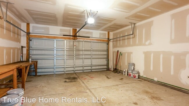 Building Photo - 4 br, 2.5 bath House - 448 Delmont Drive