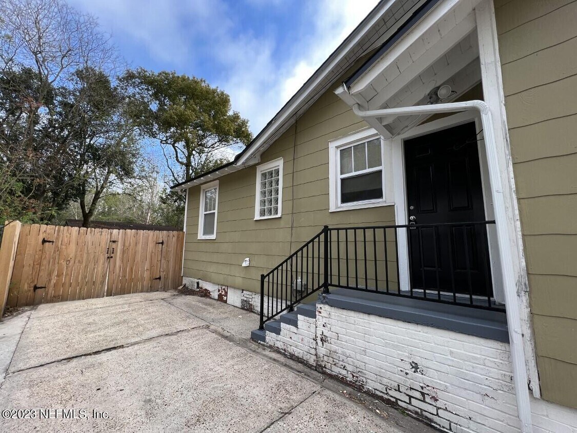 Building Photo - 4041 Ernest St