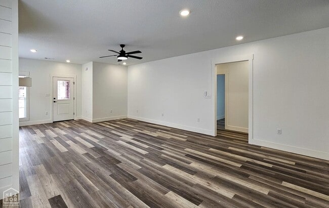 Building Photo - 4009 Stoke Dr