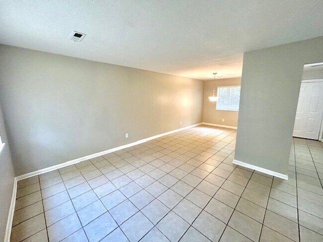 Foto del edificio - 2417 Mt Vernon Rd NW