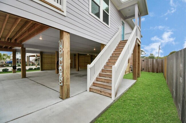Building Photo - 263 Bay Oaks Dr