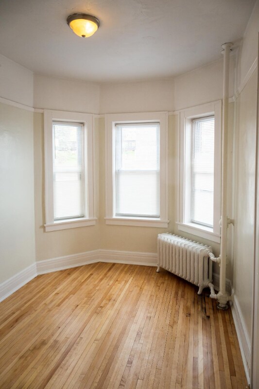 Building Photo - 125 N 2nd Ave E