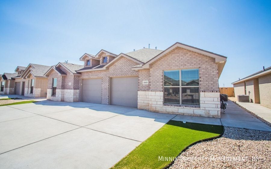 Foto principal - 2116 Langford Ave