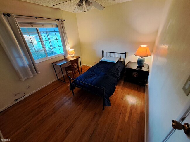 Building Photo - Room for Rent, 1 bath House - 5517 Fiesta ...