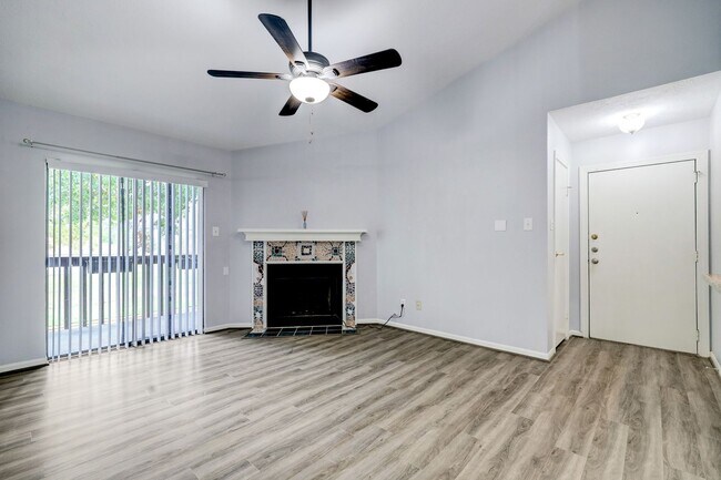 Foto del edificio - Move in ready!