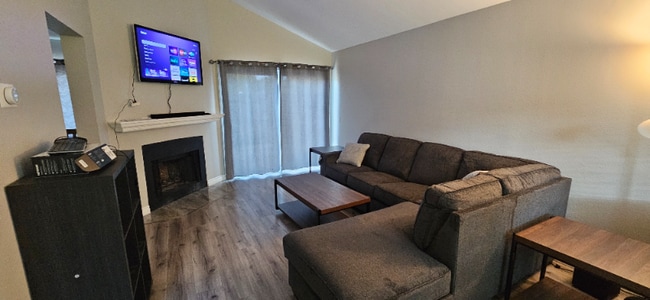 Building Photo - 14886 Reedley St