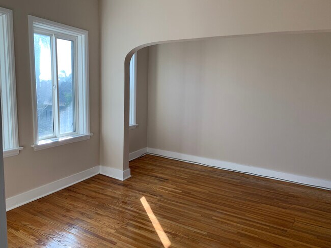 Foto del edificio - 1759 Hillhurst Ave