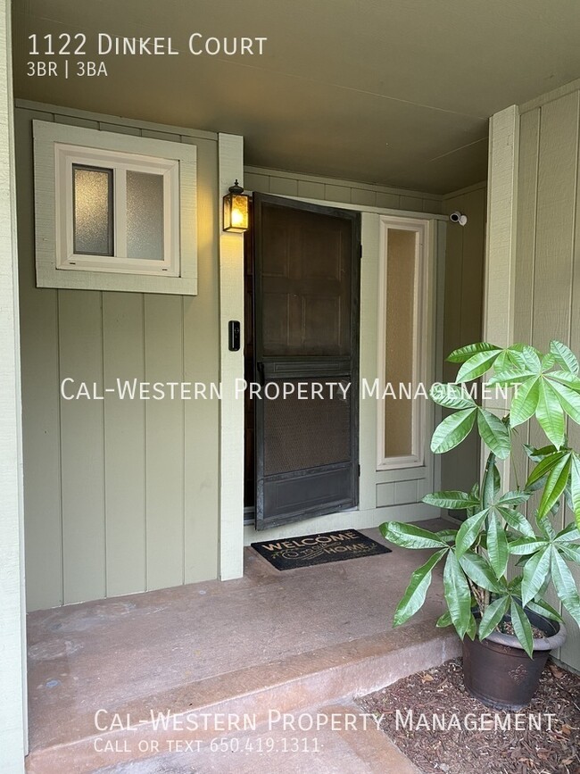 Building Photo - Beautiful Townhome in Cambrian available now