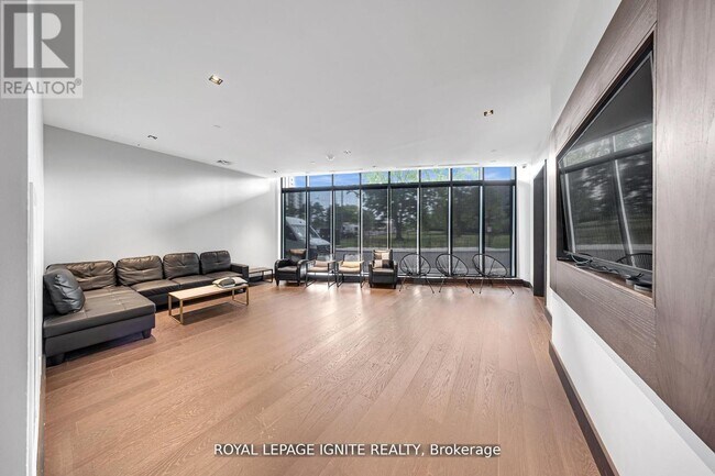 Building Photo - 1461 Lawrence Ave W