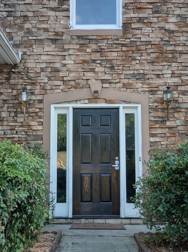 Building Photo - 3600 McClure Woods Dr
