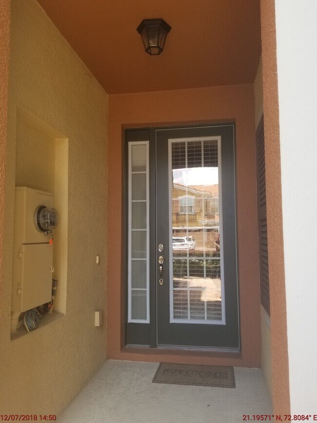 Foto del edificio - Beautiful 3 bedrooms 2.5 baths townhouse with 1 car garage in Tuscany Place