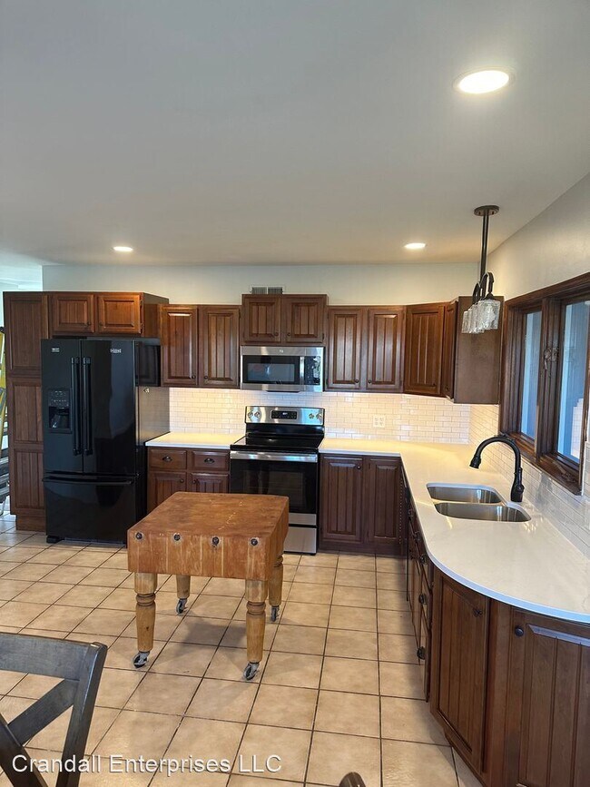Building Photo - 3 br, 1.5 bath House - 4731 S. St. Rd. 55