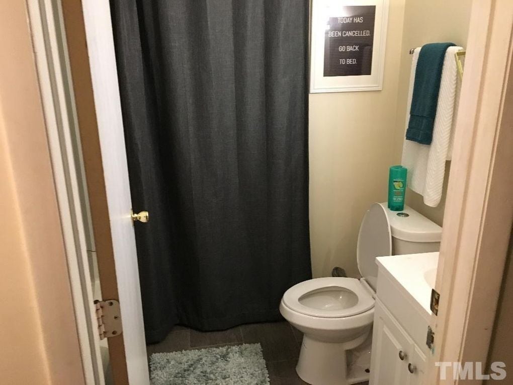 Bathroom - 3009 Huntleigh Dr