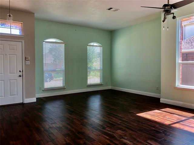 Building Photo - 10401 Max Ln