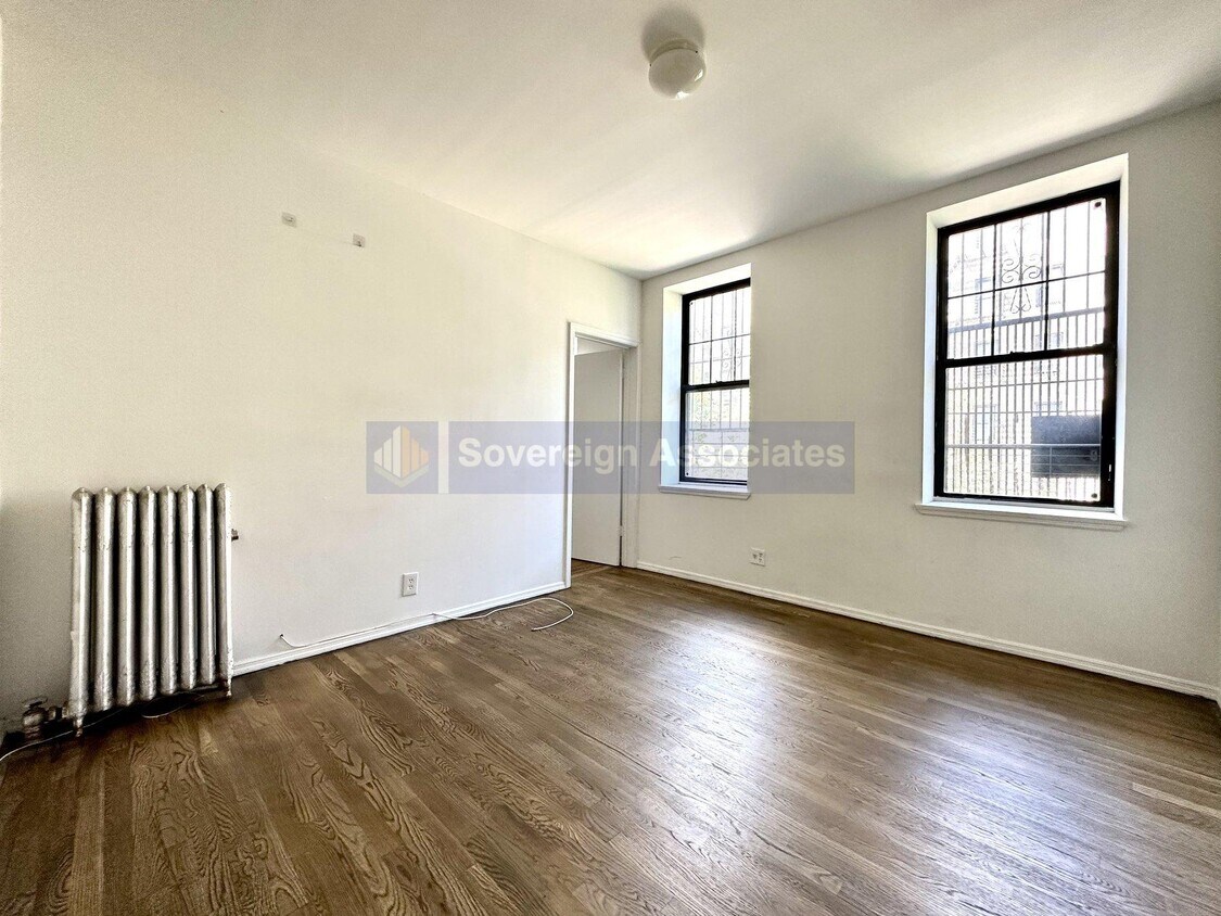 Foto principal - 184 Claremont Ave