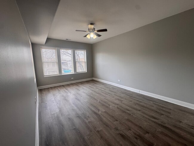 Building Photo - 525-527 N Homan Ave.