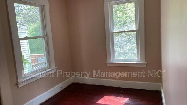 Building Photo - 43 18th St
