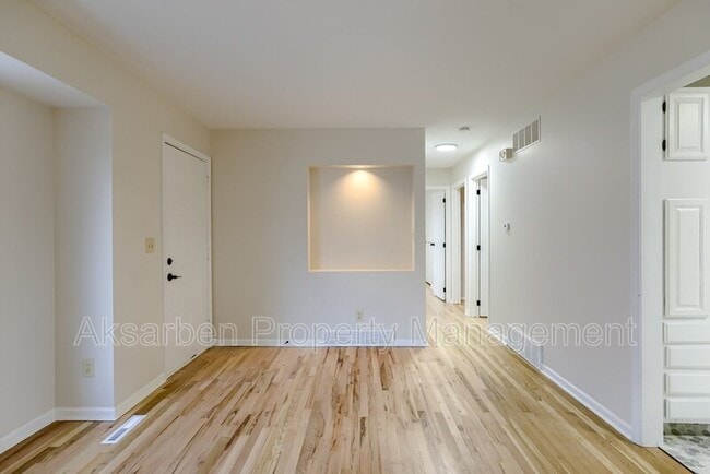 Building Photo - 3323 S 126th St