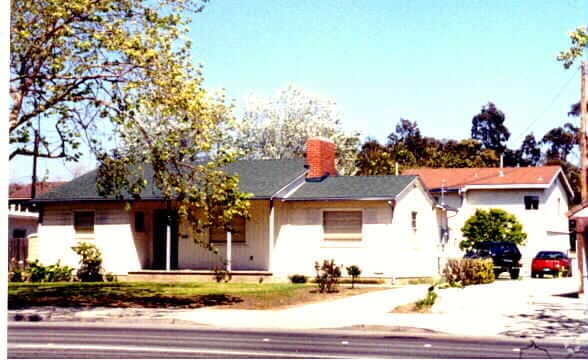 Building Photo - 540-544 N Ventura Rd