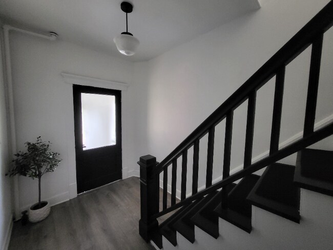 Building Photo - 254 Woodbridge Ave