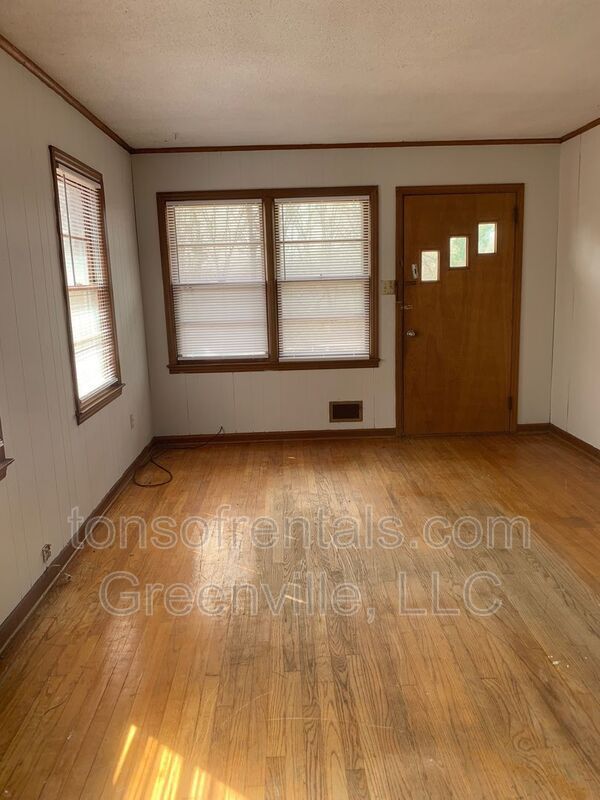 Building Photo - 173 Griswold Cir