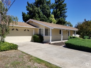 Building Photo - 302 Los Felicas Ave