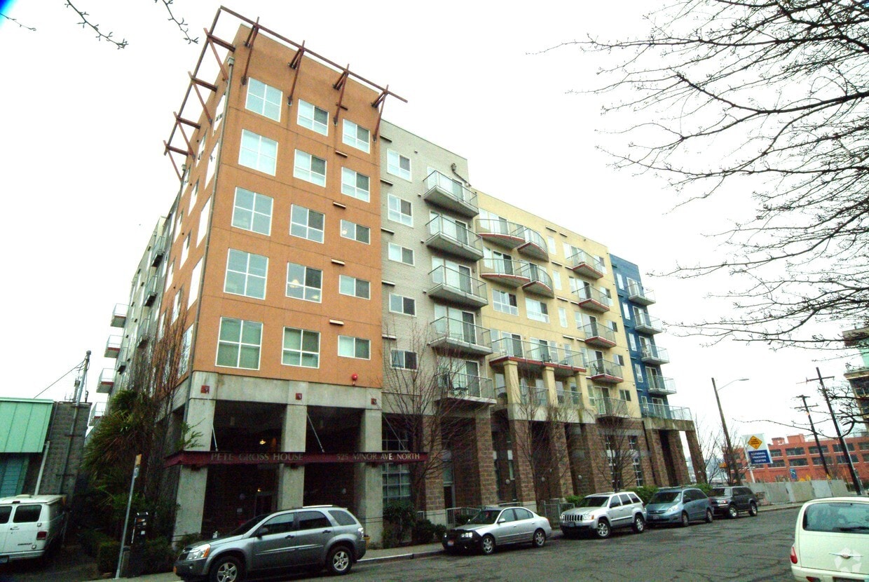 Primary Photo - Pete Gross House Apartments