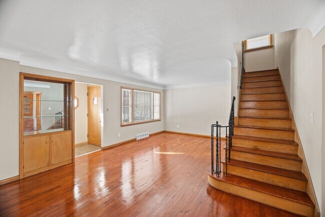 Foto del edificio - 4415 Greenway Rd