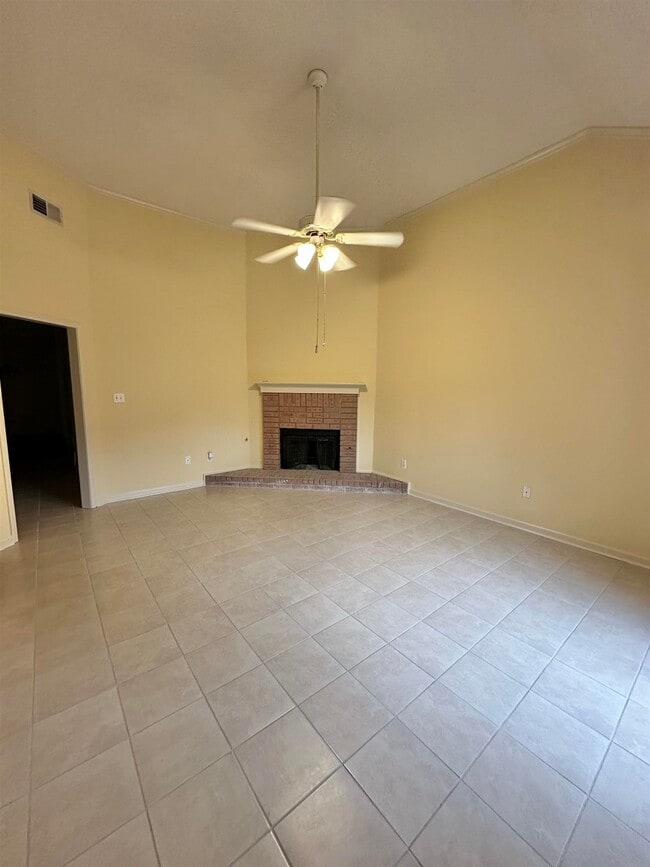 Building Photo - 596 W Ashley Glen Cir