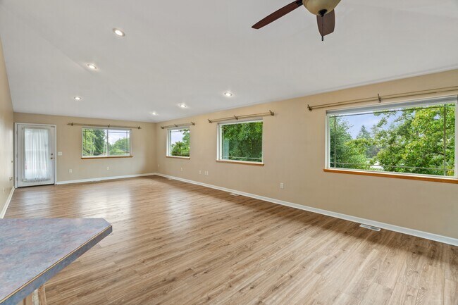 Foto del edificio - 502 E Ferndale Ave