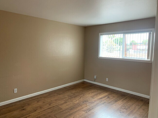 Foto del edificio - 1750 Ross Cir