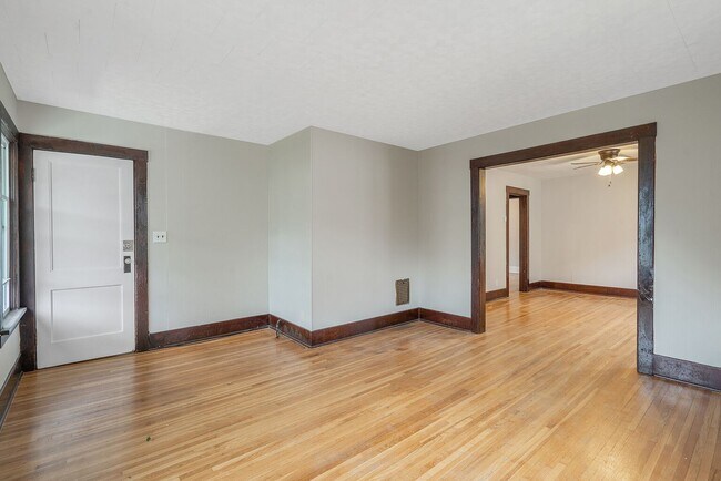 Foto del edificio - 316-318 Tennyson Ave.