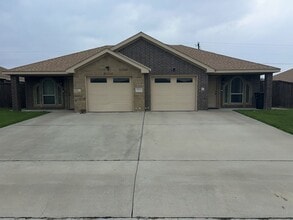 Building Photo - 5703 Luminous Ln