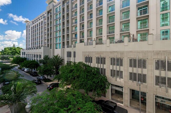 Foto del edificio - 301 Altara Ave