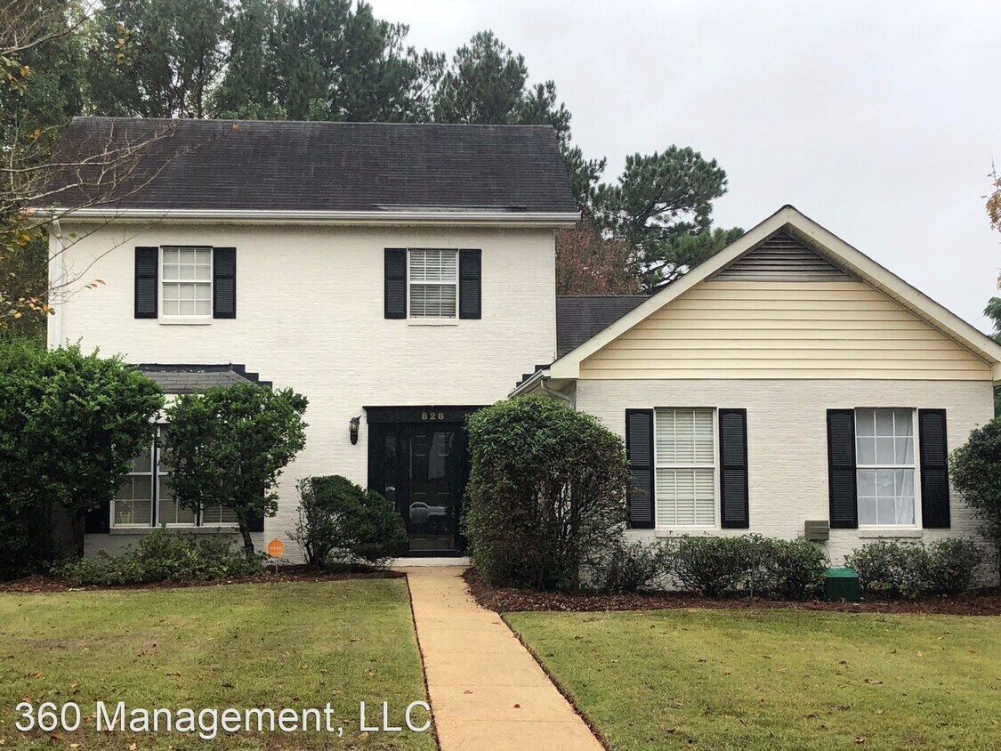 Foto principal - 3 br, 2 bath House - 828 Twin Forks Ave