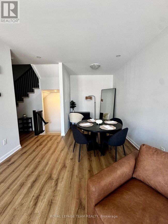 Building Photo - 509 Woodlily Private