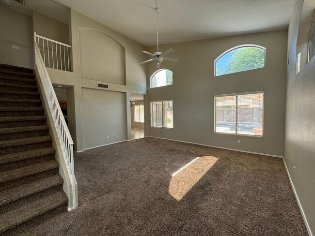 Building Photo - 440 W Calle Monte Vista