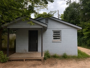 Building Photo - 713 S McKinley St