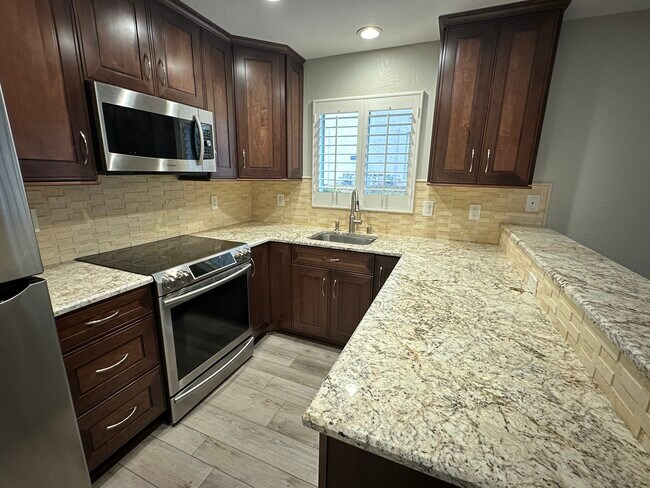 Building Photo - 11349 Avenida De Los Lobos